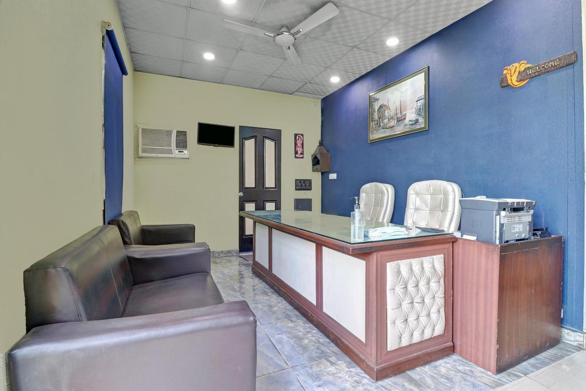 OYO Flagship 83089 Hotel Drizzling Land Muradnagar Exterior foto