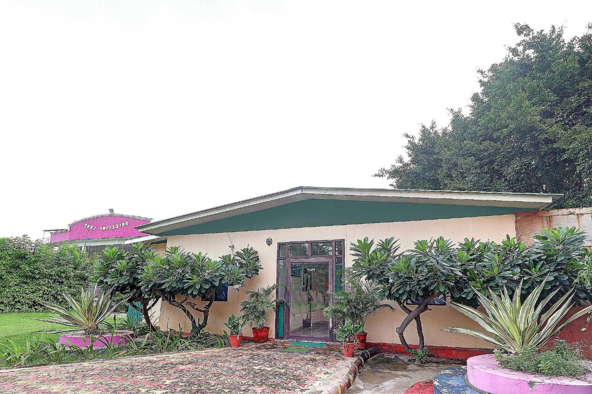 OYO Flagship 83089 Hotel Drizzling Land Muradnagar Exterior foto