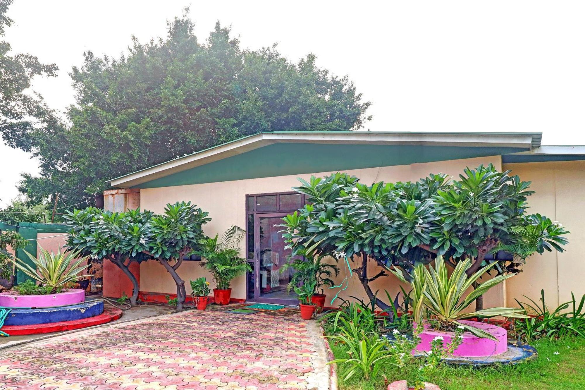OYO Flagship 83089 Hotel Drizzling Land Muradnagar Exterior foto