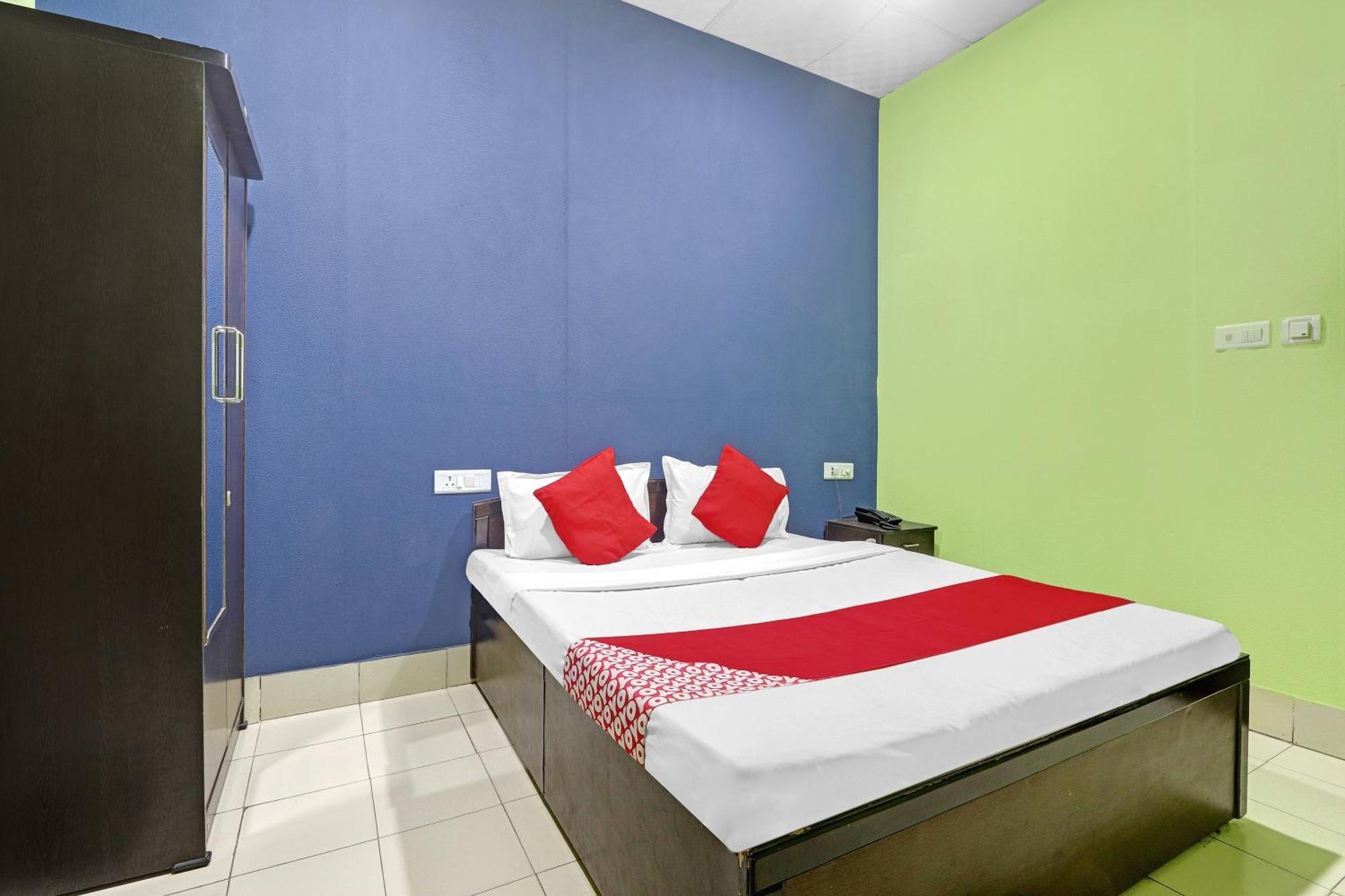 OYO Flagship 83089 Hotel Drizzling Land Muradnagar Exterior foto