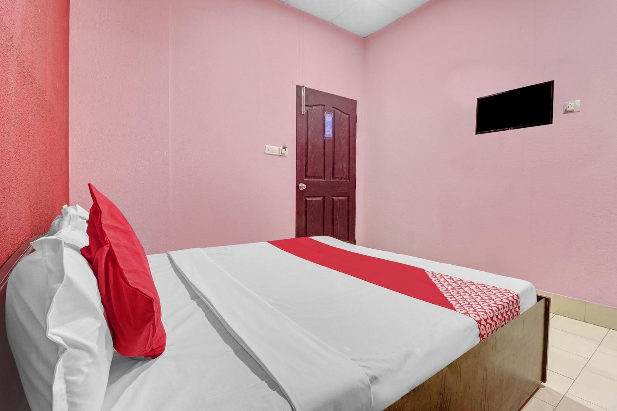OYO Flagship 83089 Hotel Drizzling Land Muradnagar Exterior foto