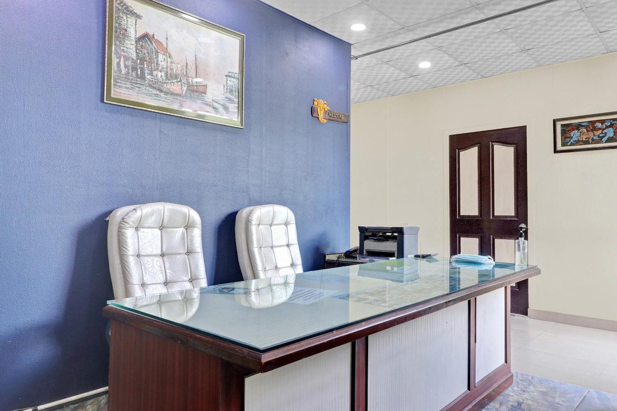 OYO Flagship 83089 Hotel Drizzling Land Muradnagar Exterior foto