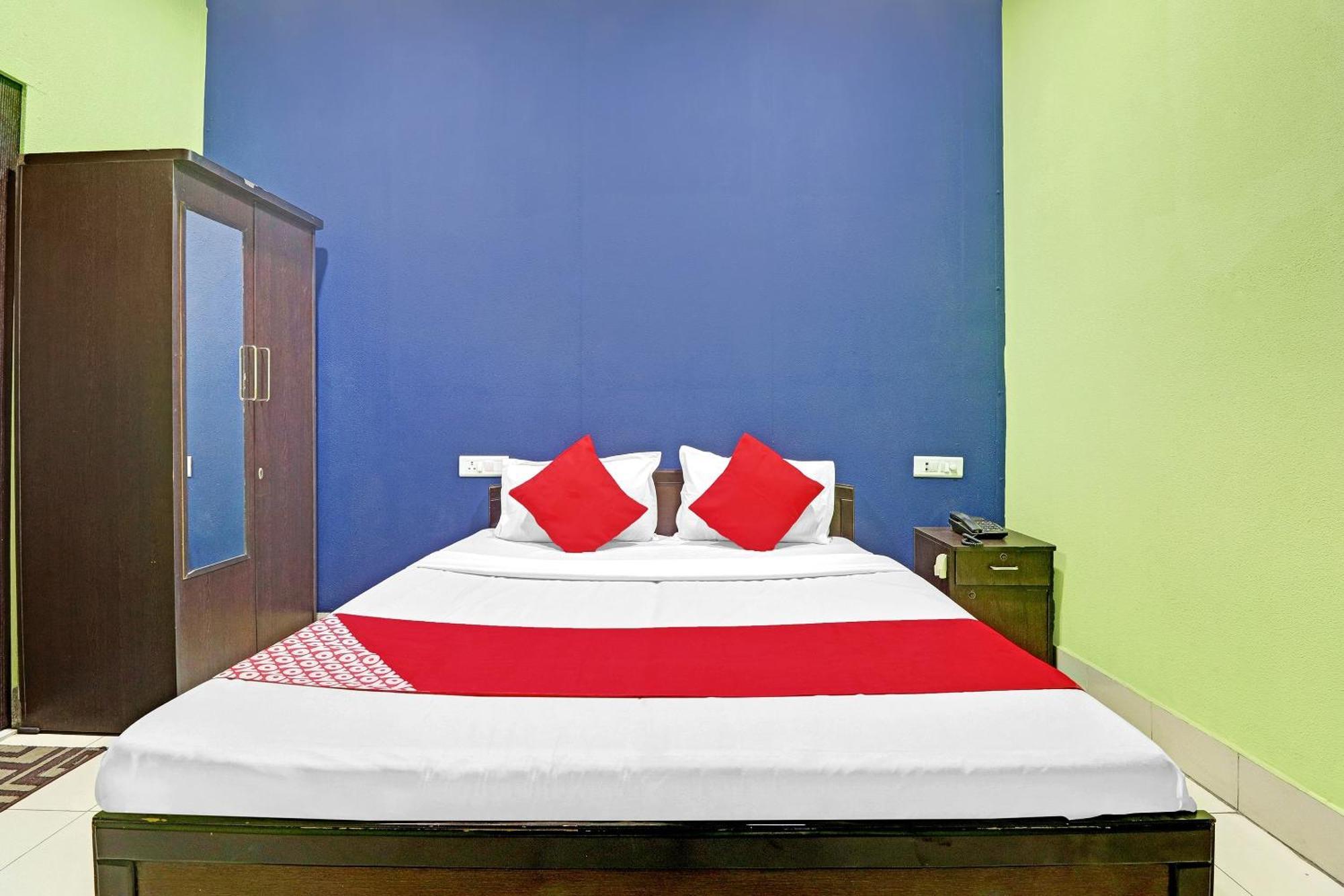 OYO Flagship 83089 Hotel Drizzling Land Muradnagar Exterior foto