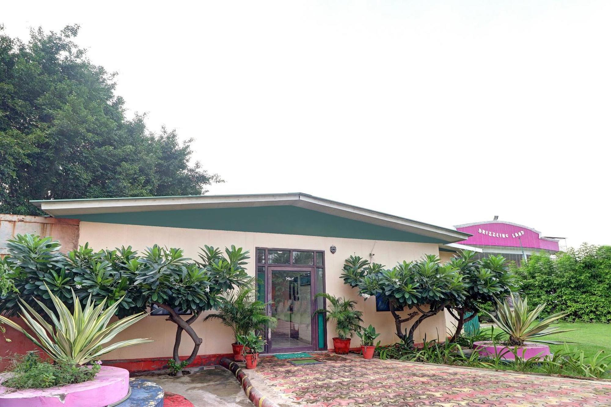 OYO Flagship 83089 Hotel Drizzling Land Muradnagar Exterior foto