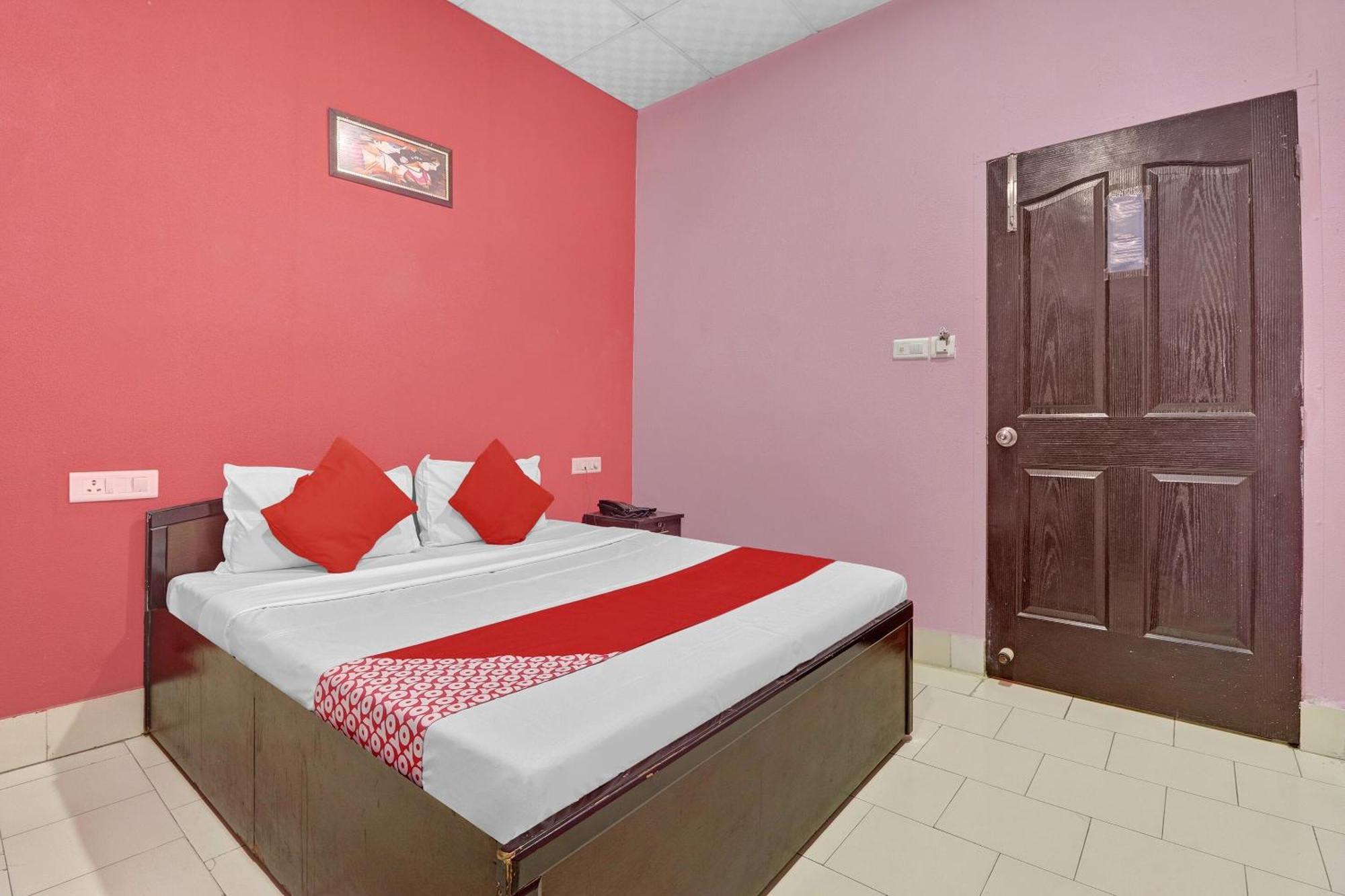 OYO Flagship 83089 Hotel Drizzling Land Muradnagar Exterior foto